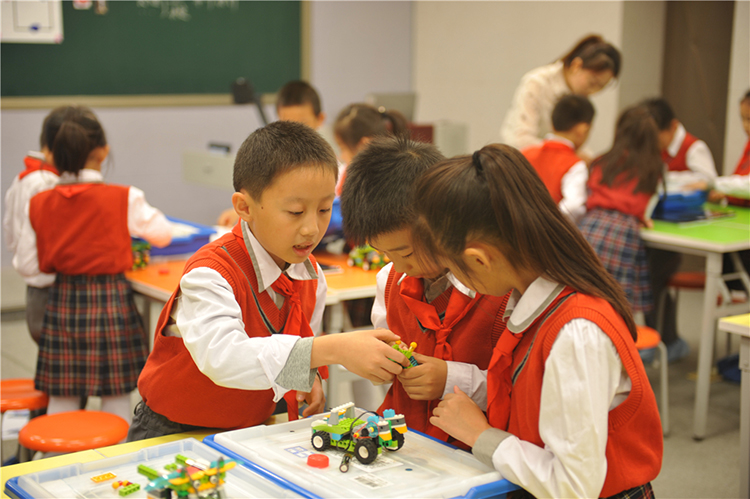 让教育与城市发展同频共振——专访北京市石景山区委教育工委副书记、区教委主任孟驰-新华网