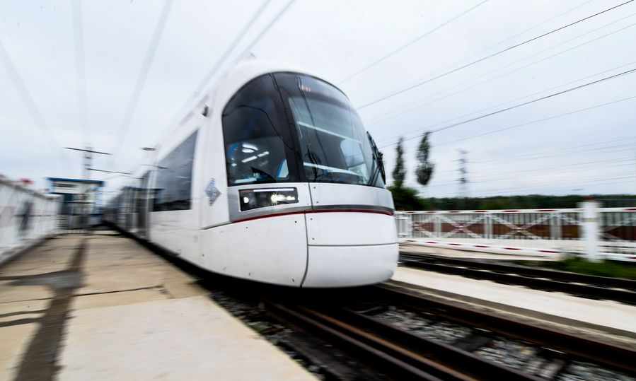 China's train maker in full production to meet overseas orders - Xinhua ...