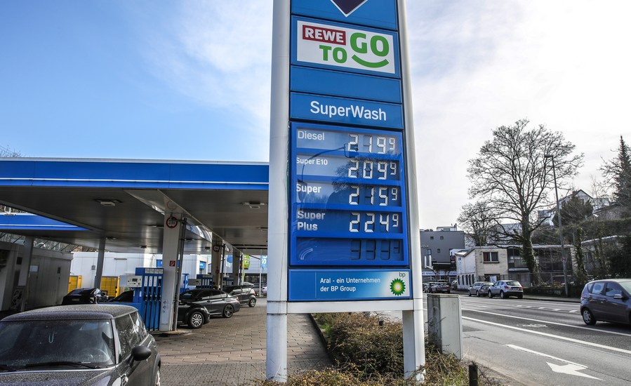 Die höchsten Kraftstoffpreise in Europa wurden in den Niederlanden, Dänemark und Deutschland verzeichnet (Xinhua).