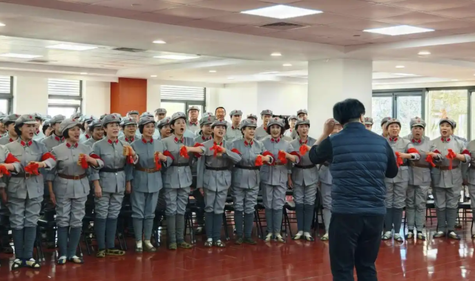 &ldquo;老战友&rdquo;再唱经典致敬先烈