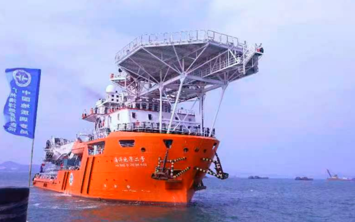 多功能新型科考船“海洋地质二号”入列-新华网
