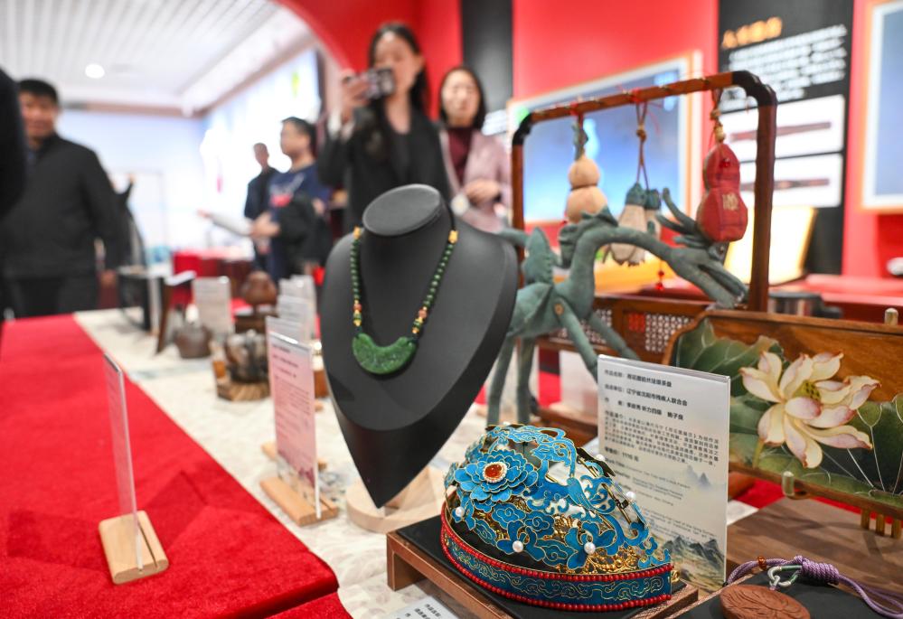 辽宁省残疾人非遗文创作品展在故宫开幕_商业头条网