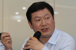 嘉实基金首席策略师、券商业务部总经理简斌