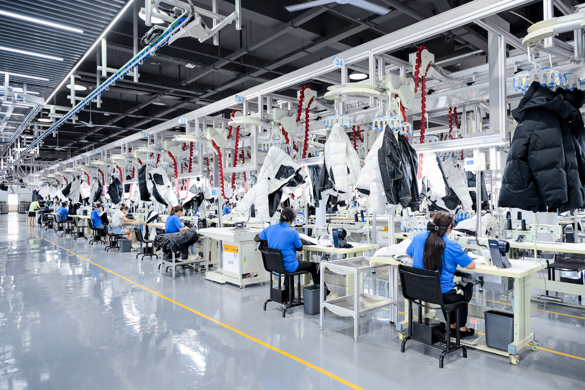 Analysis of Huaxin Holdings (01657.HK) Phenomenon on Hong Kong Stock Market Hot List