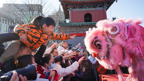 爱上“中国范儿” 外国人来华过年