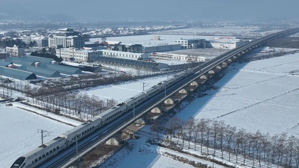 新华视点丨冰雪“冷资源”带动全域“热经济”：从“文旅链”到“IP热”