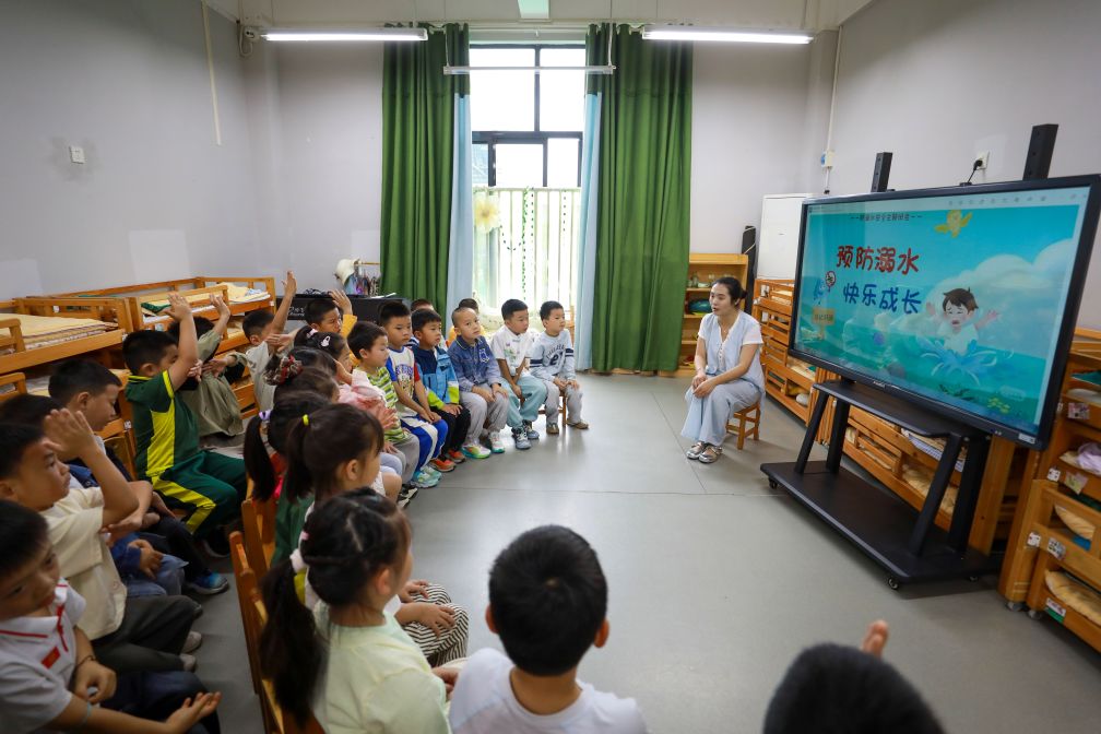 防溺水安全教育进校园-新华网