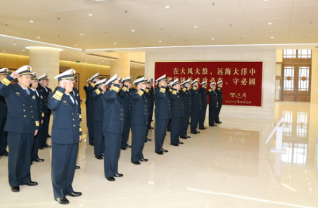 海军党委常委带领军以上单位党委书记集体重温入党誓词