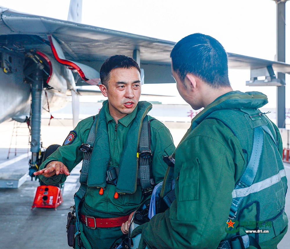 云端出击——空军航空兵某旅训练影像