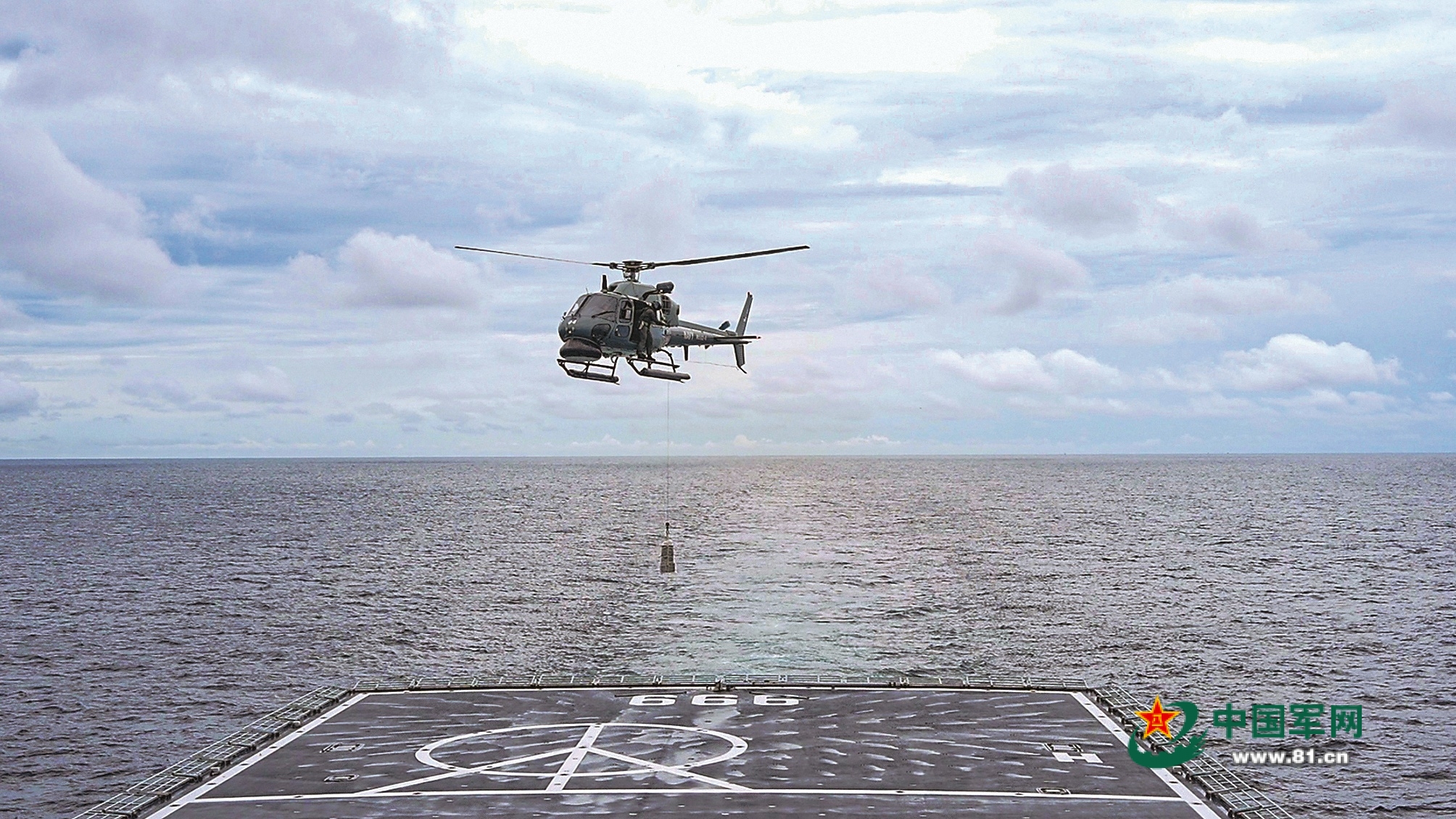 “和平友谊-2025”联演海上实兵演练见闻