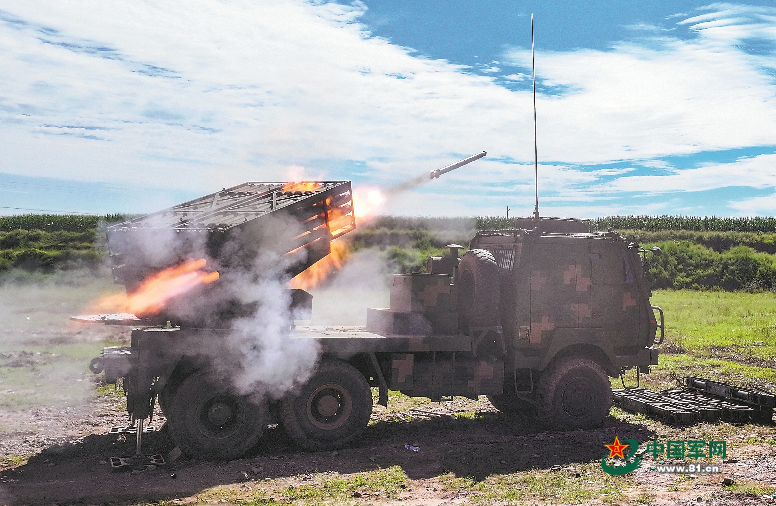 陆军某旅炮兵分队实战化训练影像