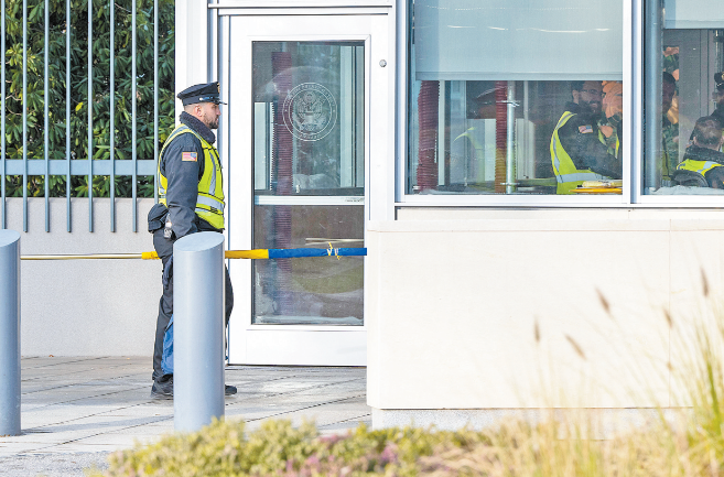 特朗普发出&ldquo;最后通牒&rdquo;，乌克兰面临&ldquo;艰难选择&rdquo;，美乌就&ldquo;28点计划&rdquo;展开磋商