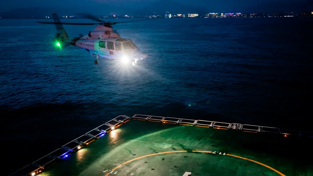 凛冬砺剑，燃动海疆练硬功