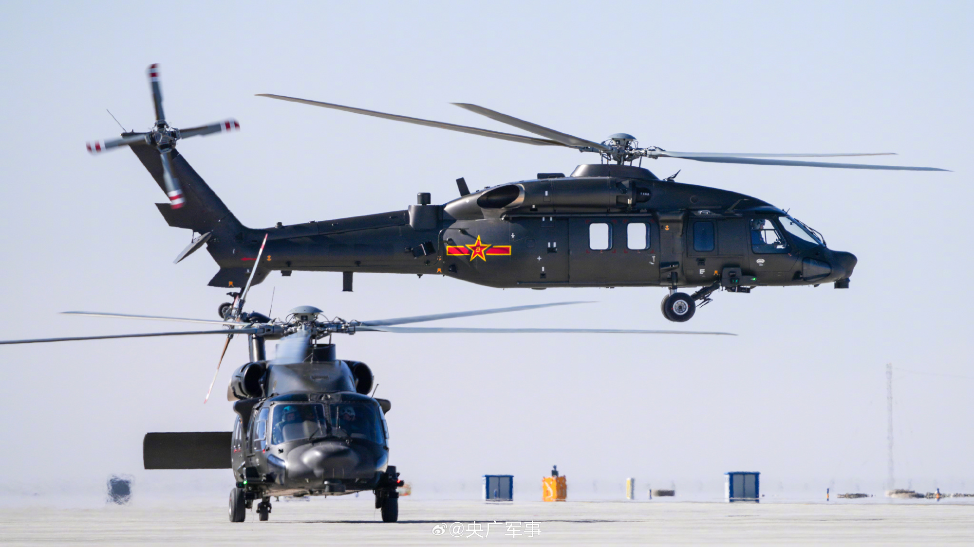 大场面！陆军多型直升机高原飞行训练