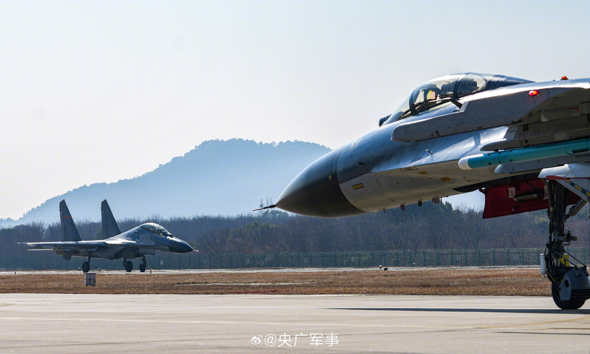 直指苍穹！空军战机飞行训练硬核瞬间