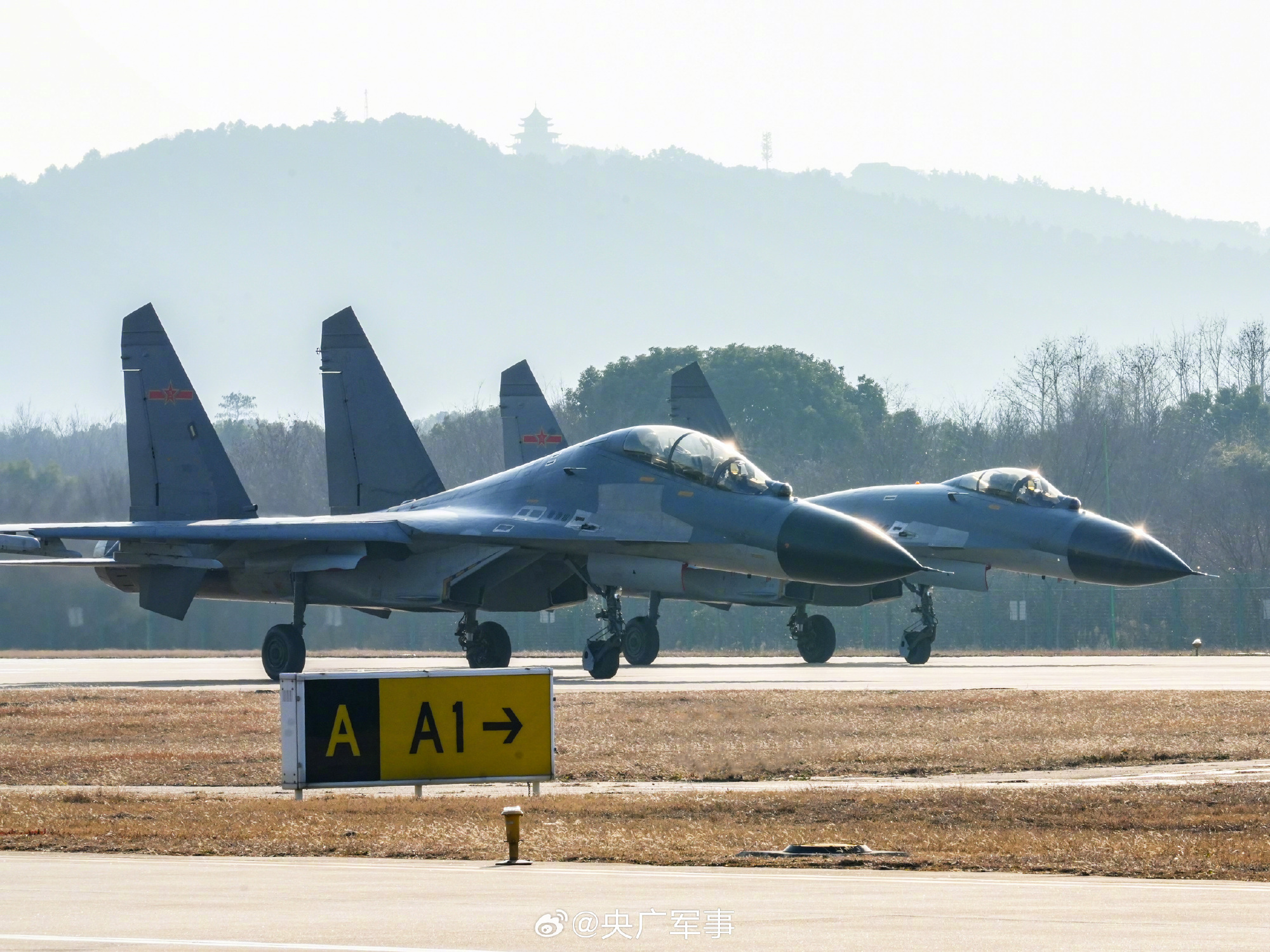 直指苍穹！空军战机飞行训练硬核瞬间