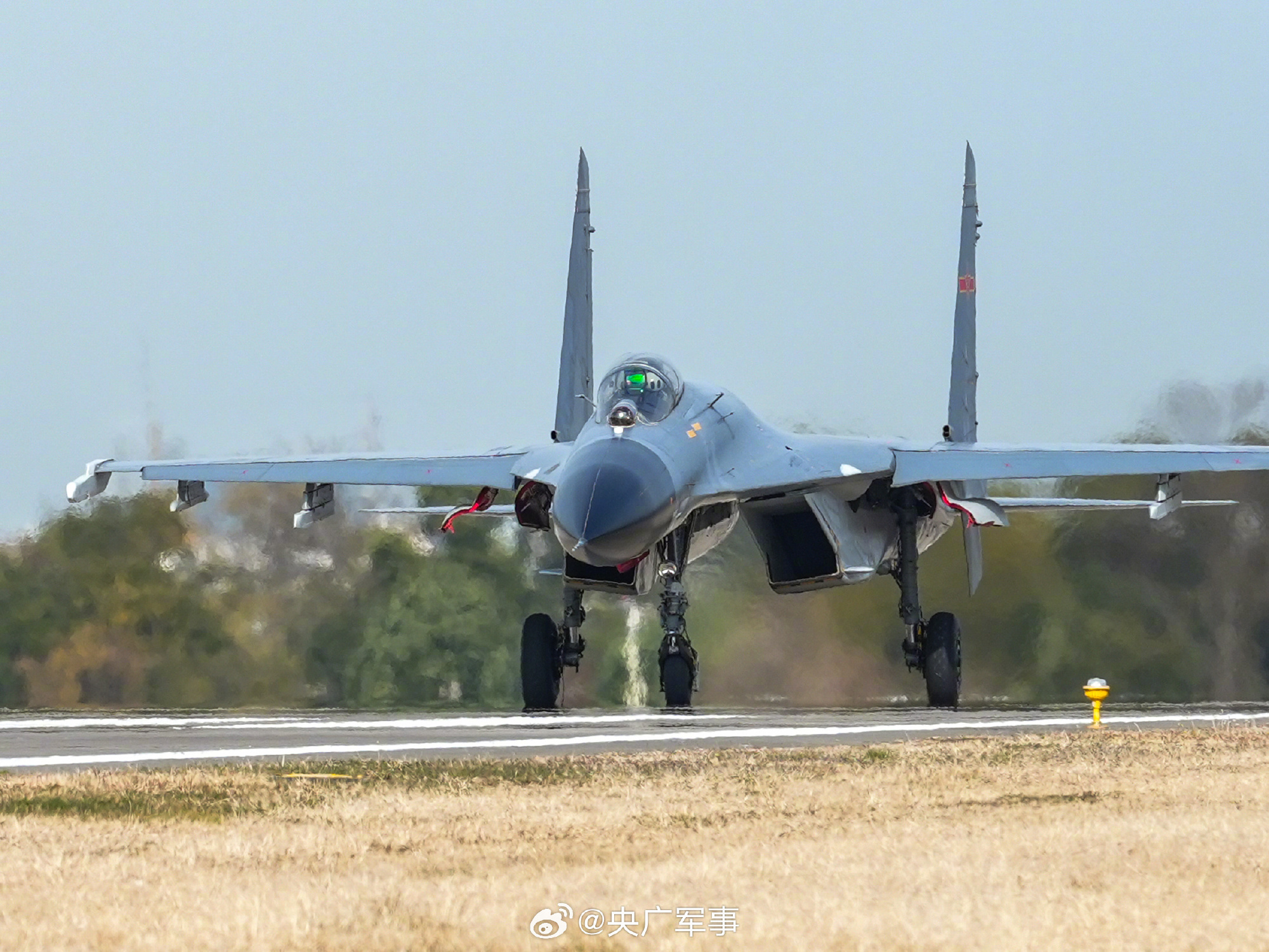 直指苍穹！空军战机飞行训练硬核瞬间