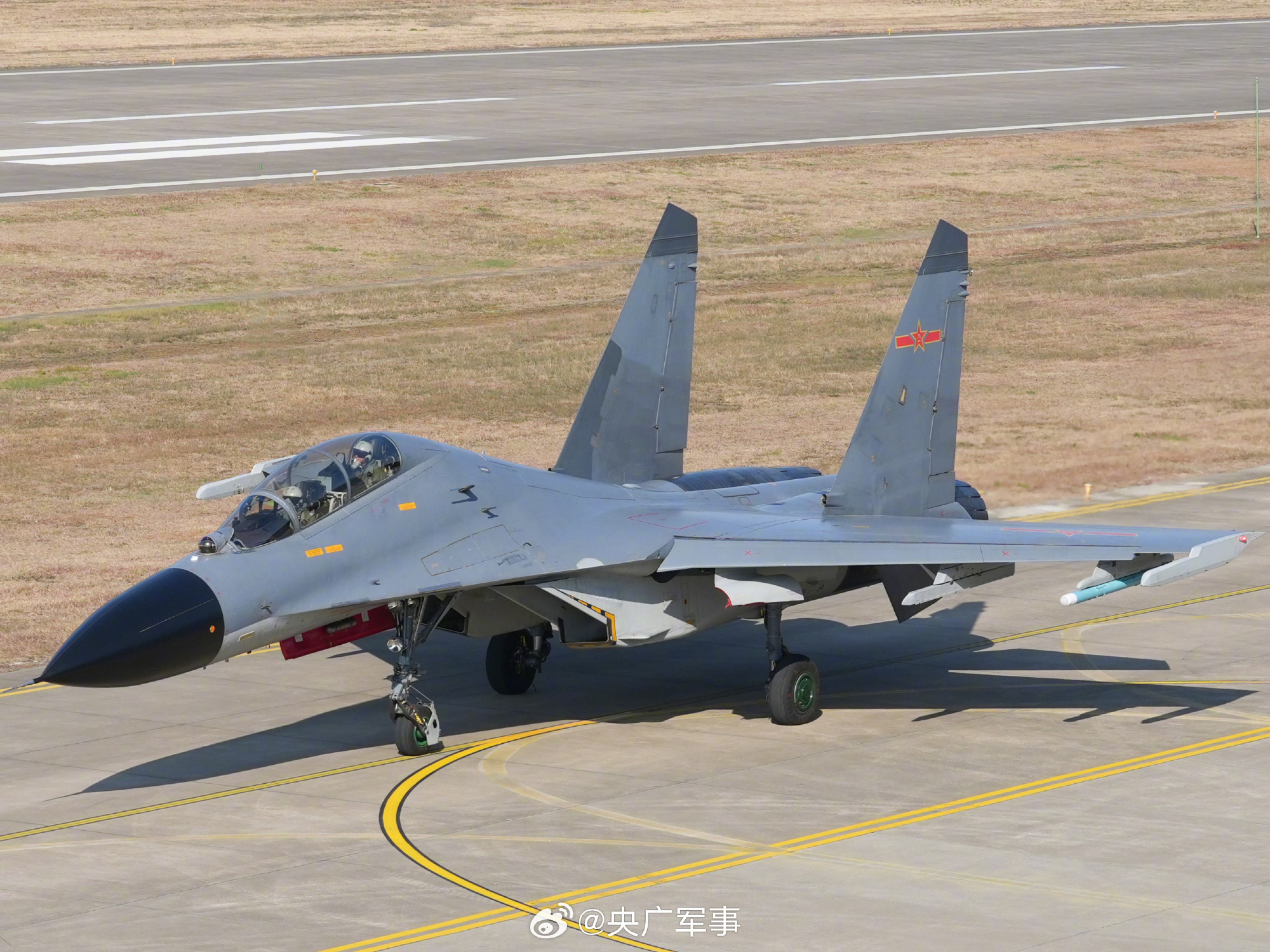 直指苍穹！空军战机飞行训练硬核瞬间