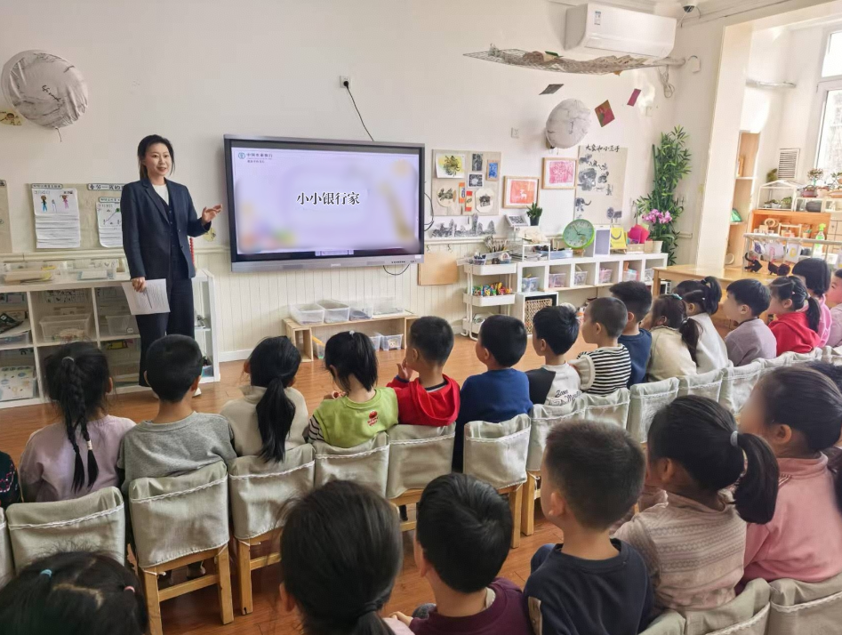柴晓凡：微光是照亮山海的温柔相伴