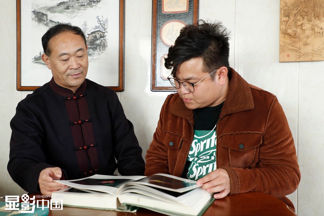 显影中国】竹刻艺人：守艺50载雕匠心刻竹魂_显影中国_新华网