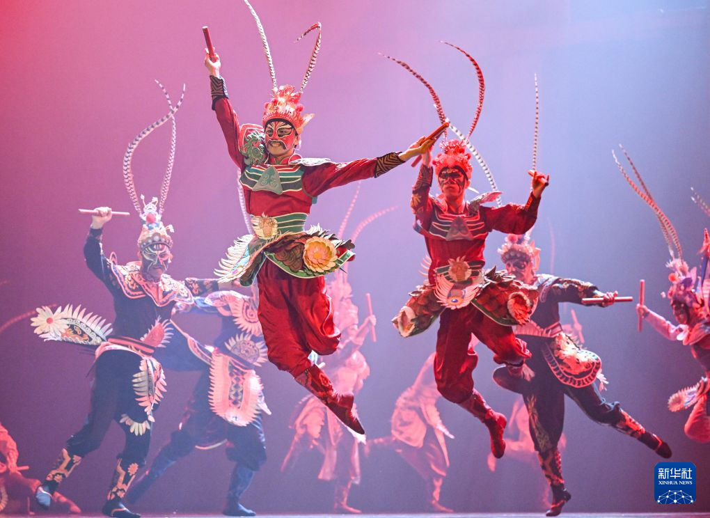 第七届全国少数民族文艺会演参演剧目《英歌》在京上演