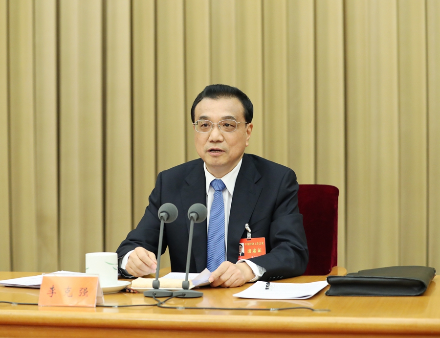 12月14日至16日,中央经济工作会议在北京举行。中共中央政治局常委、国务院总理李克强在会上作重要讲话。 新华社记者 王晔 摄 12月14日至16日,中央经济工作会议在北京举行。中共中央政治局常委、国务院总理李克强在会上作重要讲话。 新华社记者 王晔 摄