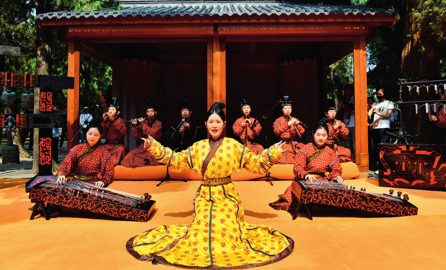 瞭望·治国理政纪事｜担负起新时代的文化使命