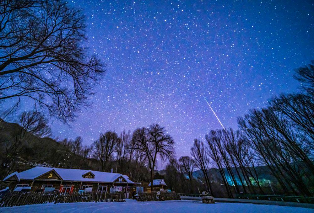 今晚，别错过2025最后一场流星雨