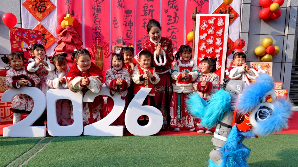 以奔跑之姿 赴未來(lái)之約——從全國(guó)兩會(huì)看開(kāi)局之年新步伐