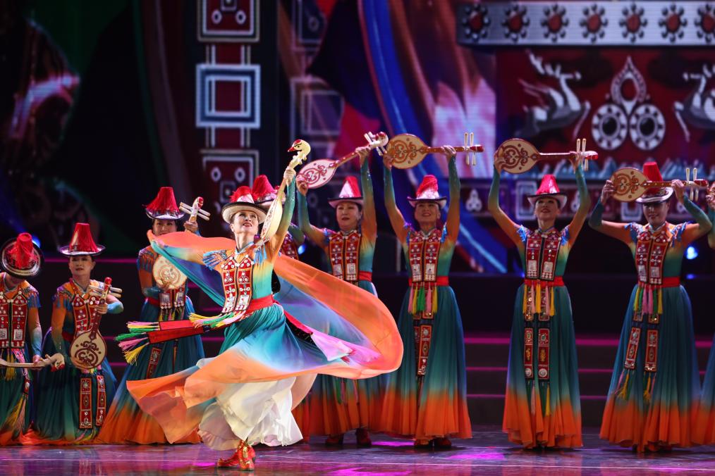 两会·影像链接丨展望“十五五”：互联网“织”梦 新大众文艺舞新篇