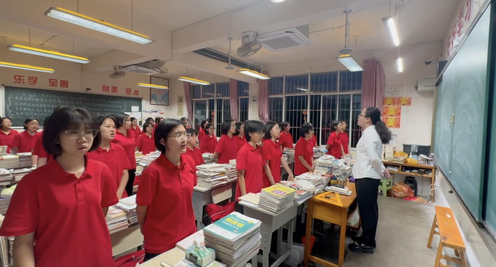 张桂梅校长十六载送考路
