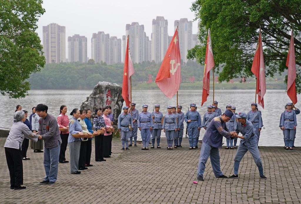 壮丽篇章：长征永垂不朽的英雄传奇