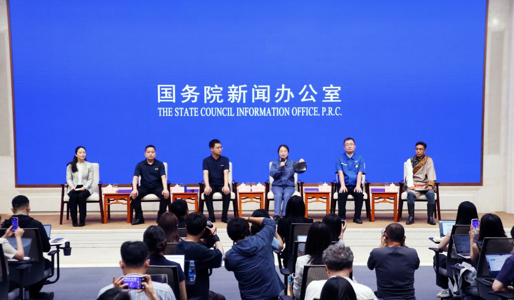 砥砺前行，工信追梦人书写新型工业化新篇章