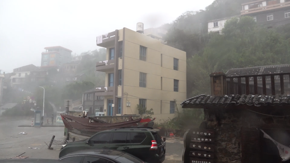 台风“白海豚”强势登陆台州沿海 浙江各地紧急部署防台