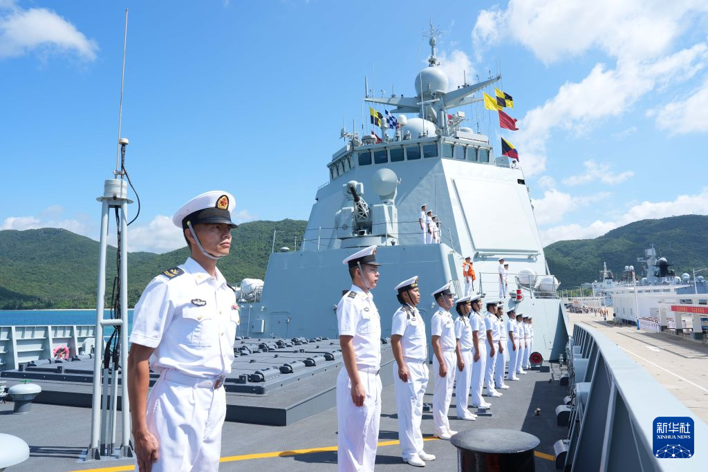 中国海军第49批护航编队起航赴亚丁湾