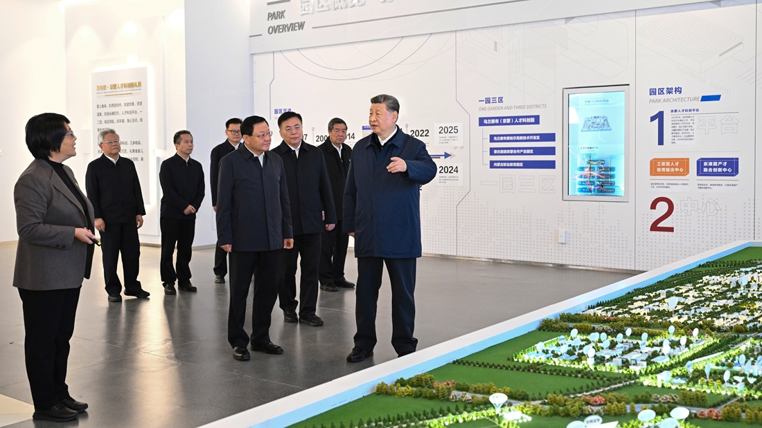 习近平在内蒙古乌兰察布考察