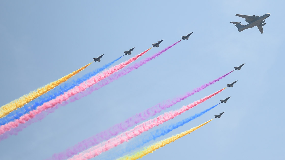 领队机梯队接受检阅