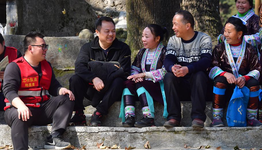 一起回村看看脱贫成果