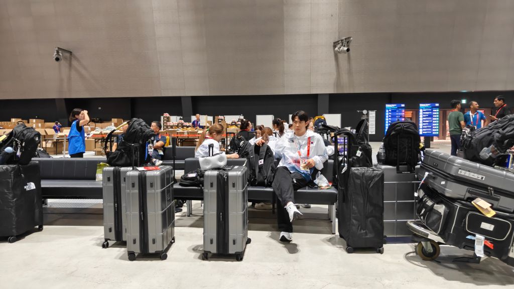 多国亚运代表队落地名古屋被困机场数小时