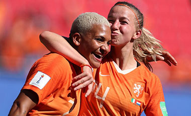 荷兰2：0淘汰意大利 首次闯入半决赛