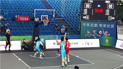 姚明观战U19三人篮球 上海队绝杀湖北队