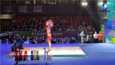 全球连线丨侯志慧超世界纪录夺冠