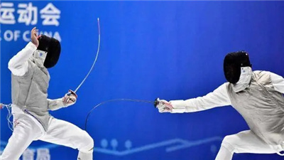 黄梦恺、石玥分获男女花剑个人赛冠军