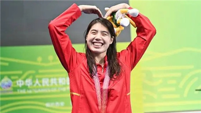 &ldquo;新科蝶后&rdquo;强势登顶　张雨霏弥补&ldquo;缺憾&rdquo;