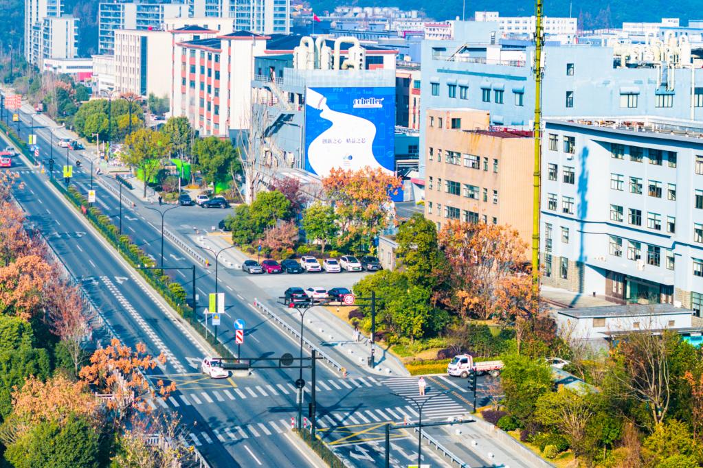 因地制宜发展新质生产力丨从“含新量”到“含金量”，看一张膜的转化之旅