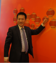 中国银行办公室副主任张伟明