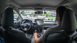 多地允许自动驾驶汽车商业化试运营 距大规模上路还有多远?