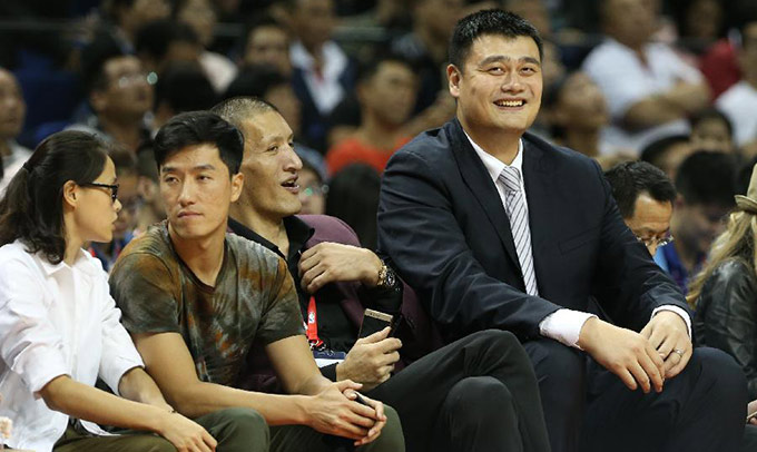 刘翔夫妇与姚明巴特尔观战nba中国赛上海站
