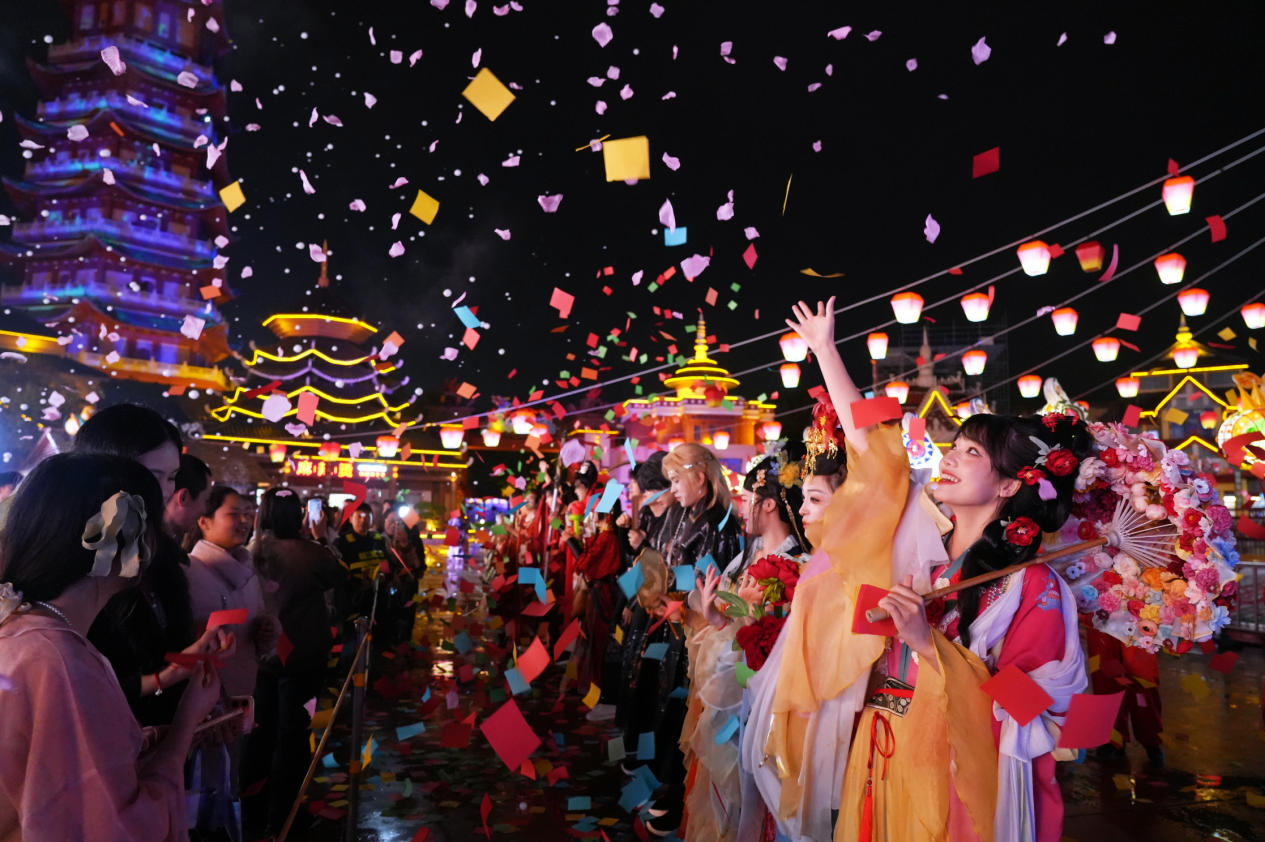 芜湖方特18周年庆圆满收官 五一“华裳盛典”再启新篇插图1