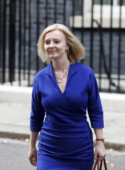 全球连线 | 多名政客加入英国相位争夺 - 国际 - 中华泰山网_泰安新闻